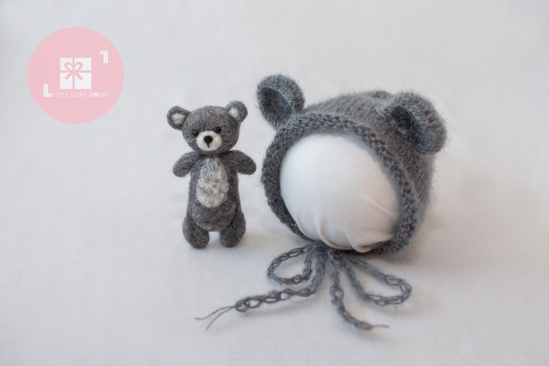 1019 Little teddies (Newborn Photography Prop) - Little Love Boxes