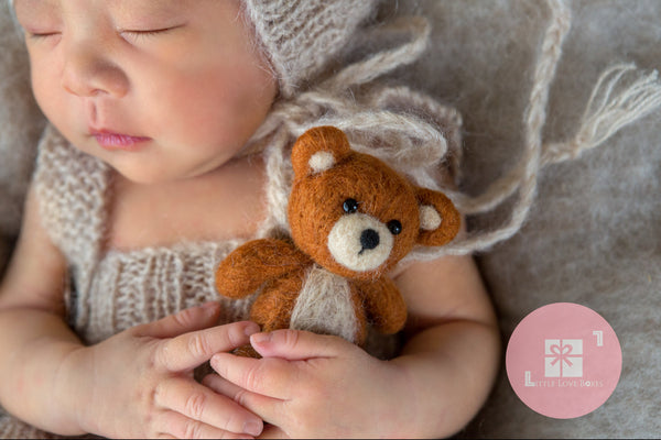 1019 Little teddies (Newborn Photography Prop) - Little Love Boxes